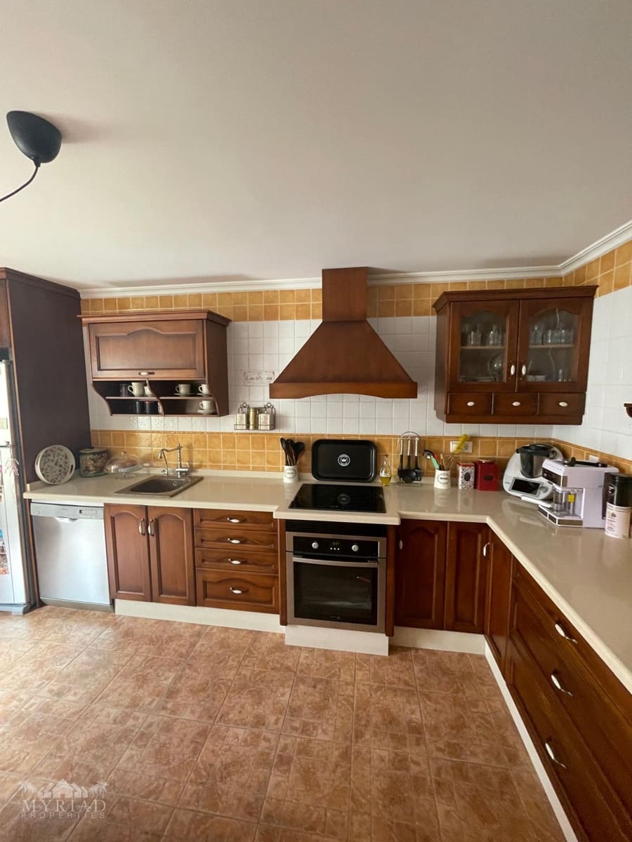 4 soveværelse Byhus til salg i Pinoso med swimmingpool - € 195.000 (Ref: 9858749)