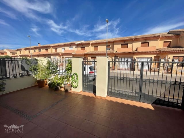 4 chambre Maison de Ville à vendre à Pinoso avec piscine - 195 000 € (Ref: 9858749)