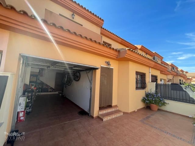 4 chambre Maison de Ville à vendre à Pinoso avec piscine - 195 000 € (Ref: 9858749)