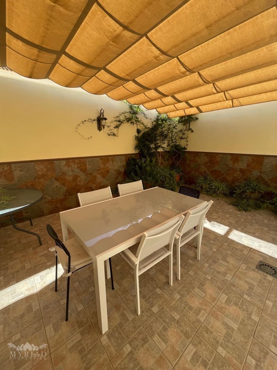4 soveværelse Byhus til salg i Pinoso med swimmingpool - € 195.000 (Ref: 9858749)