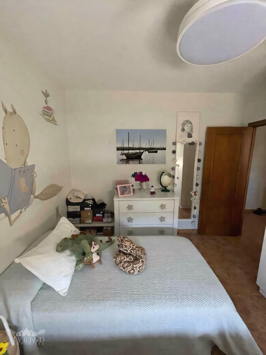 4 soveværelse Byhus til salg i Pinoso med swimmingpool - € 195.000 (Ref: 9858749)