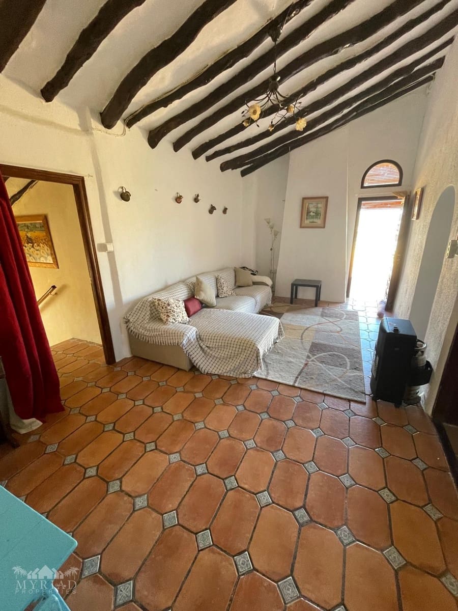 6 bedroom Finca/Country House for sale in Pinoso with pool - € 395,000 (Ref: 9858752)