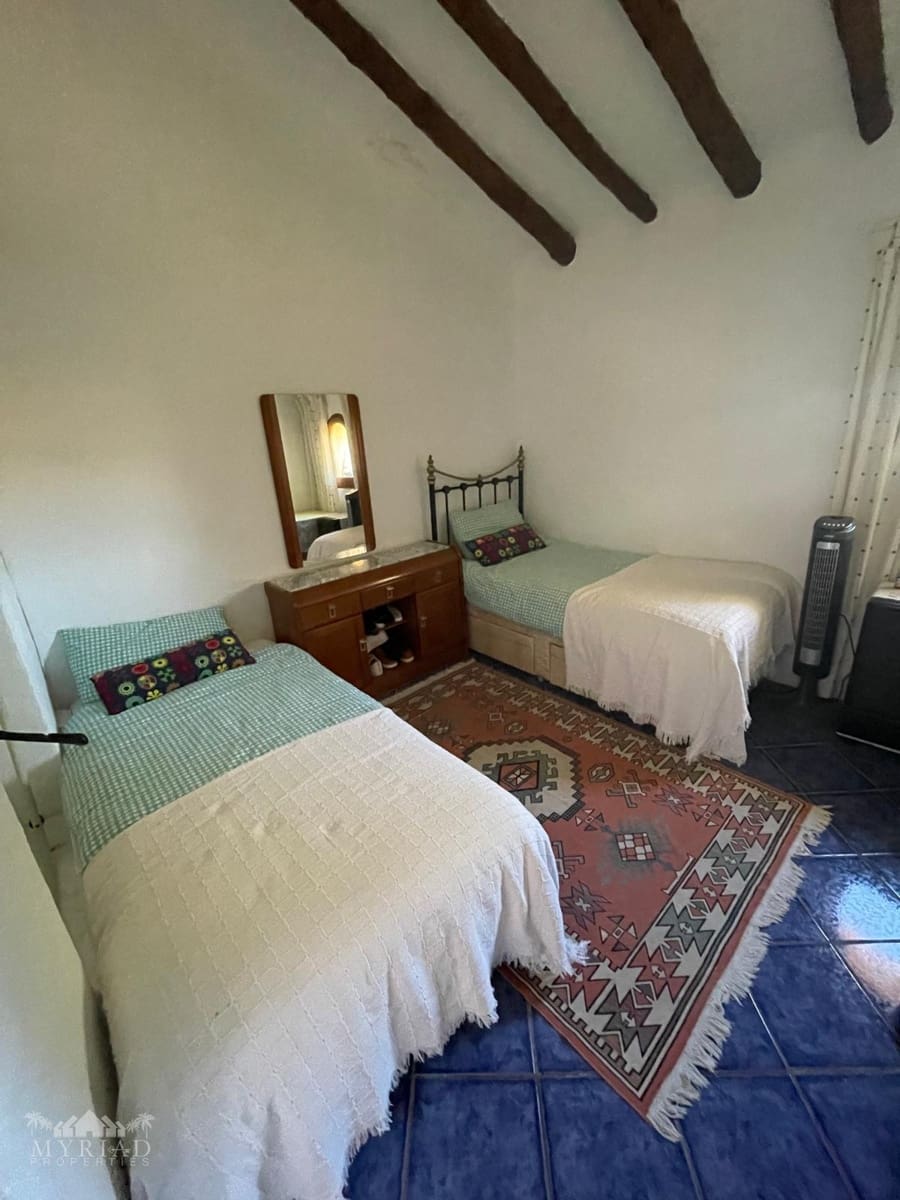 6 bedroom Finca/Country House for sale in Pinoso with pool - € 395,000 (Ref: 9858752)