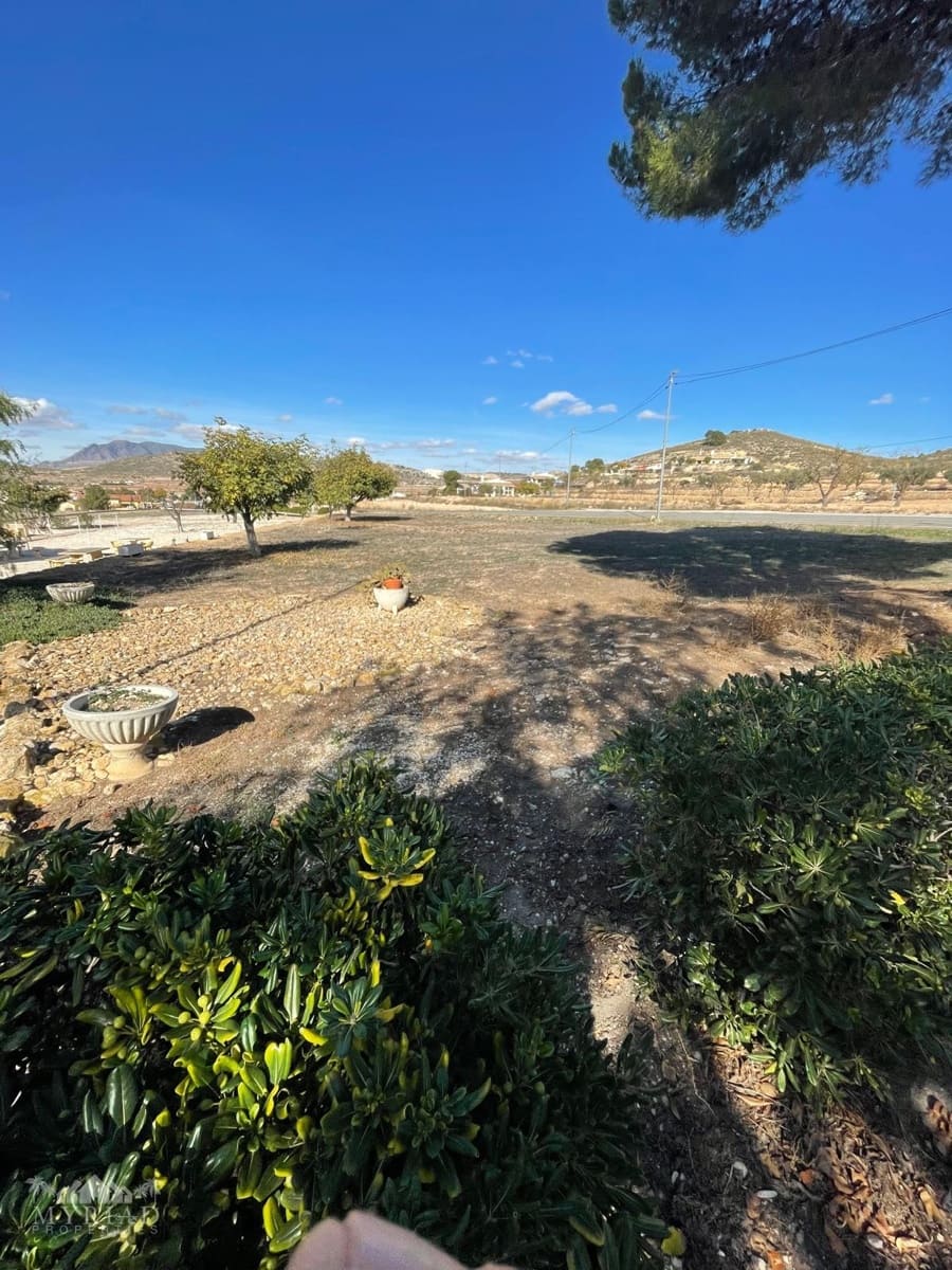 6 bedroom Finca/Country House for sale in Pinoso with pool - € 395,000 (Ref: 9858752)