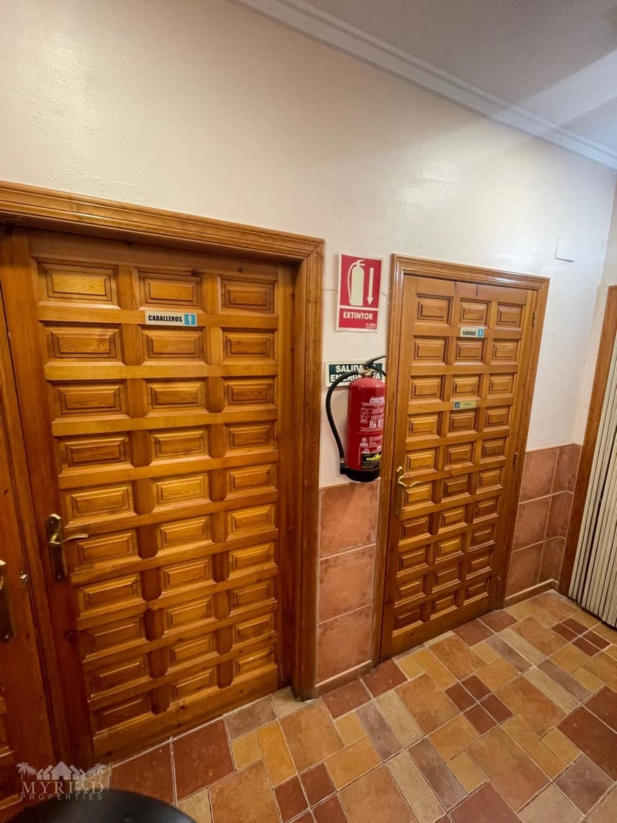 6 bedroom Finca/Country House for sale in Pinoso with pool - € 395,000 (Ref: 9858752)