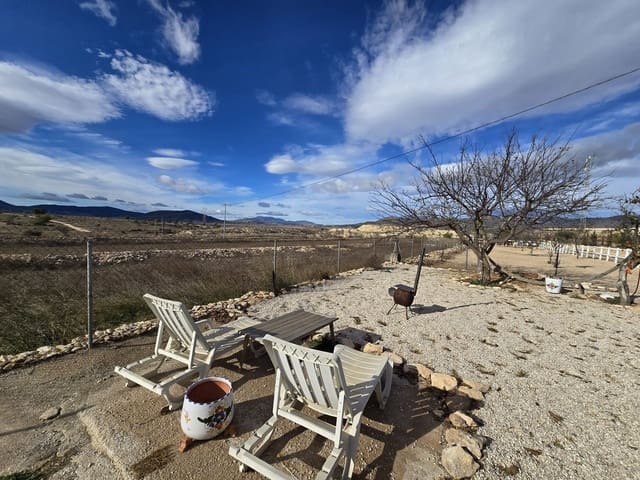 Chalet de 3 habitaciones en Monóvar / Monóver en venta con piscina garaje - 200.000 € (Ref: 9858753)