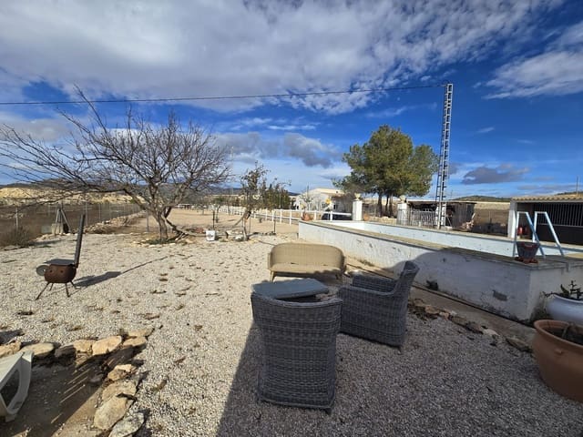 Chalet de 3 habitaciones en Monóvar / Monóver en venta con piscina garaje - 200.000 € (Ref: 9858753)