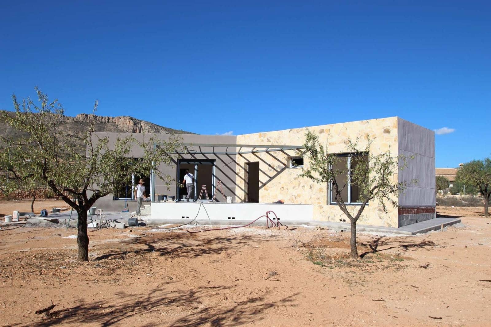 Chalet de 4 habitaciones en Hondón de las Nieves en venta con piscina - 310.924 € (Ref: 9858754)