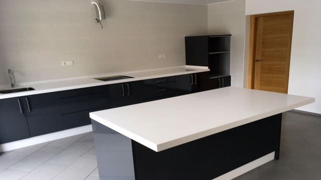 Chalet de 4 habitaciones en Hondón de las Nieves en venta con piscina - 310.924 € (Ref: 9858754)