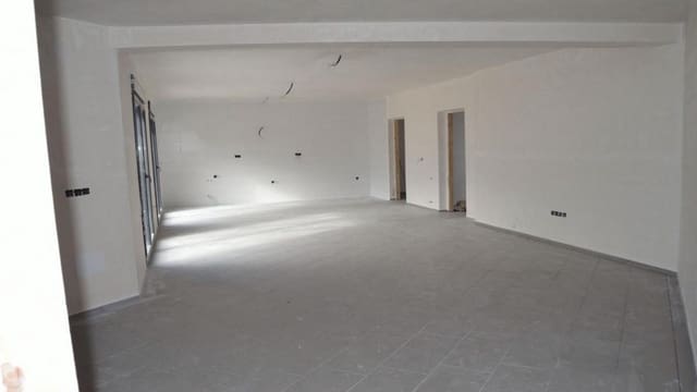 Chalet de 4 habitaciones en Hondón de las Nieves en venta con piscina - 310.924 € (Ref: 9858754)