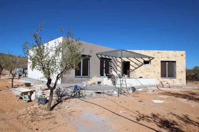 Chalet de 4 habitaciones en Hondón de las Nieves en venta con piscina - 310.924 € (Ref: 9858754)