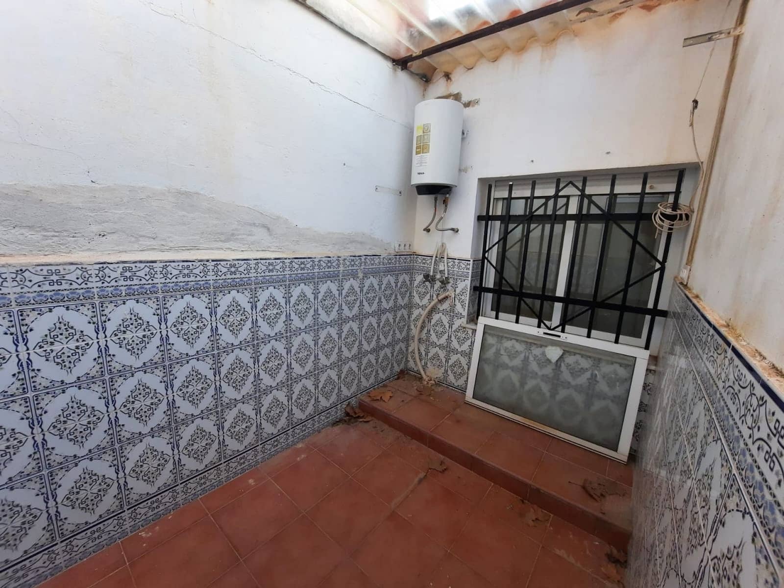 2 bedroom Townhouse for sale in Salinas with pool garage - € 99,900 (Ref: 9858758)