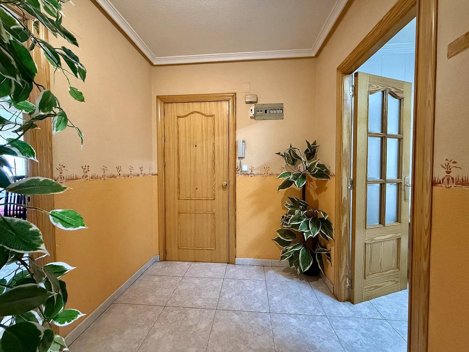 5 bedroom Apartment for sale in Pinoso with pool - € 130,000 (Ref: 9858765)