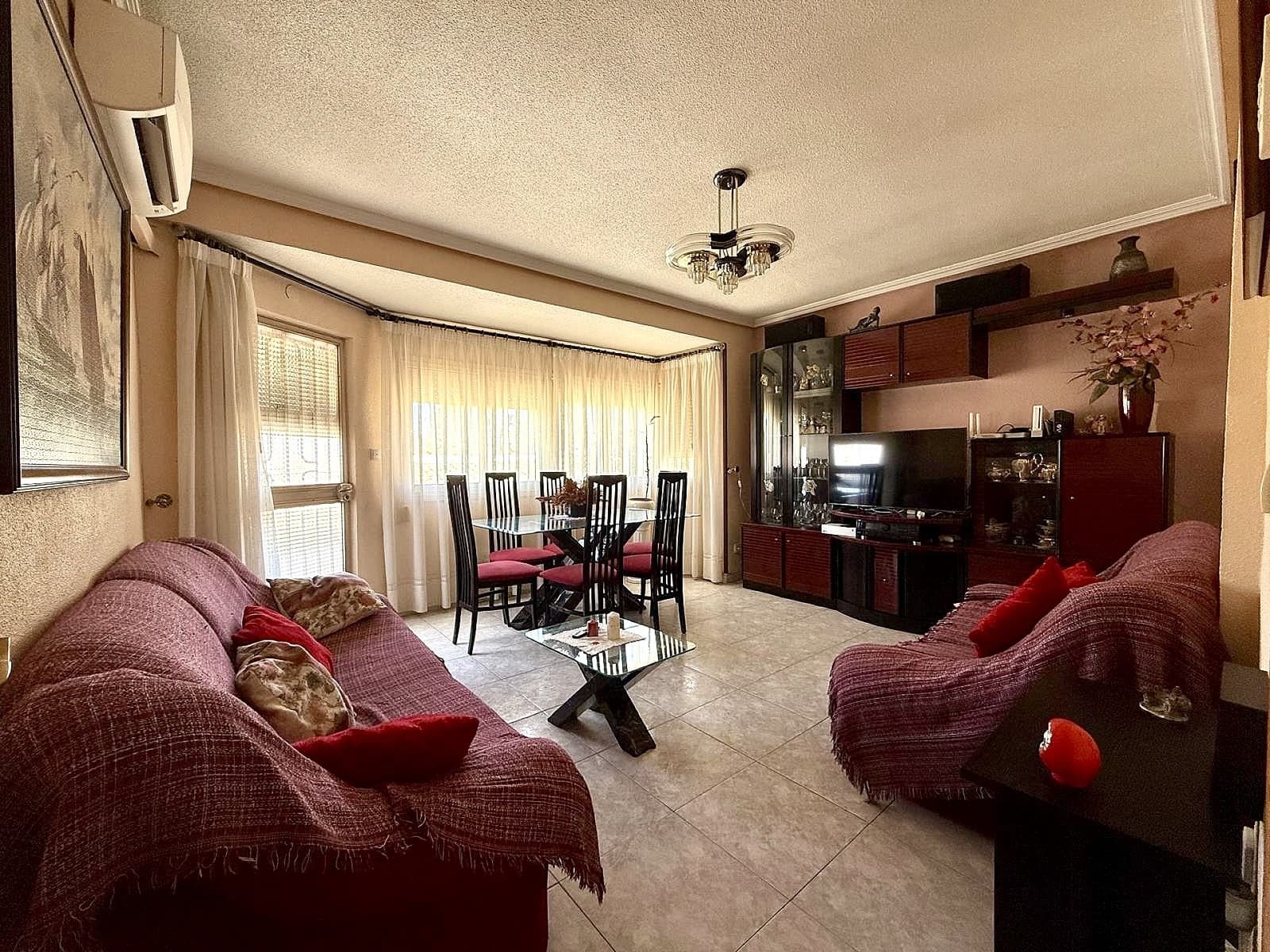 5 bedroom Apartment for sale in Pinoso with pool - € 130,000 (Ref: 9858765)