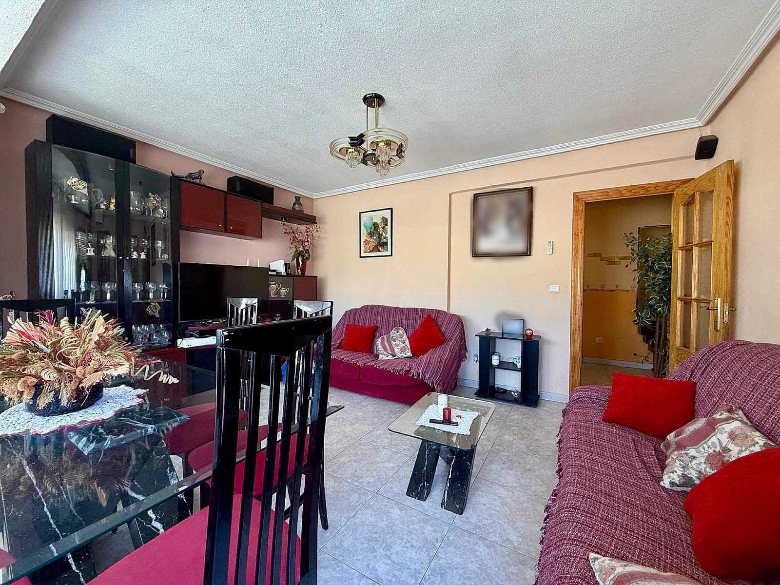 5 bedroom Apartment for sale in Pinoso with pool - € 130,000 (Ref: 9858765)