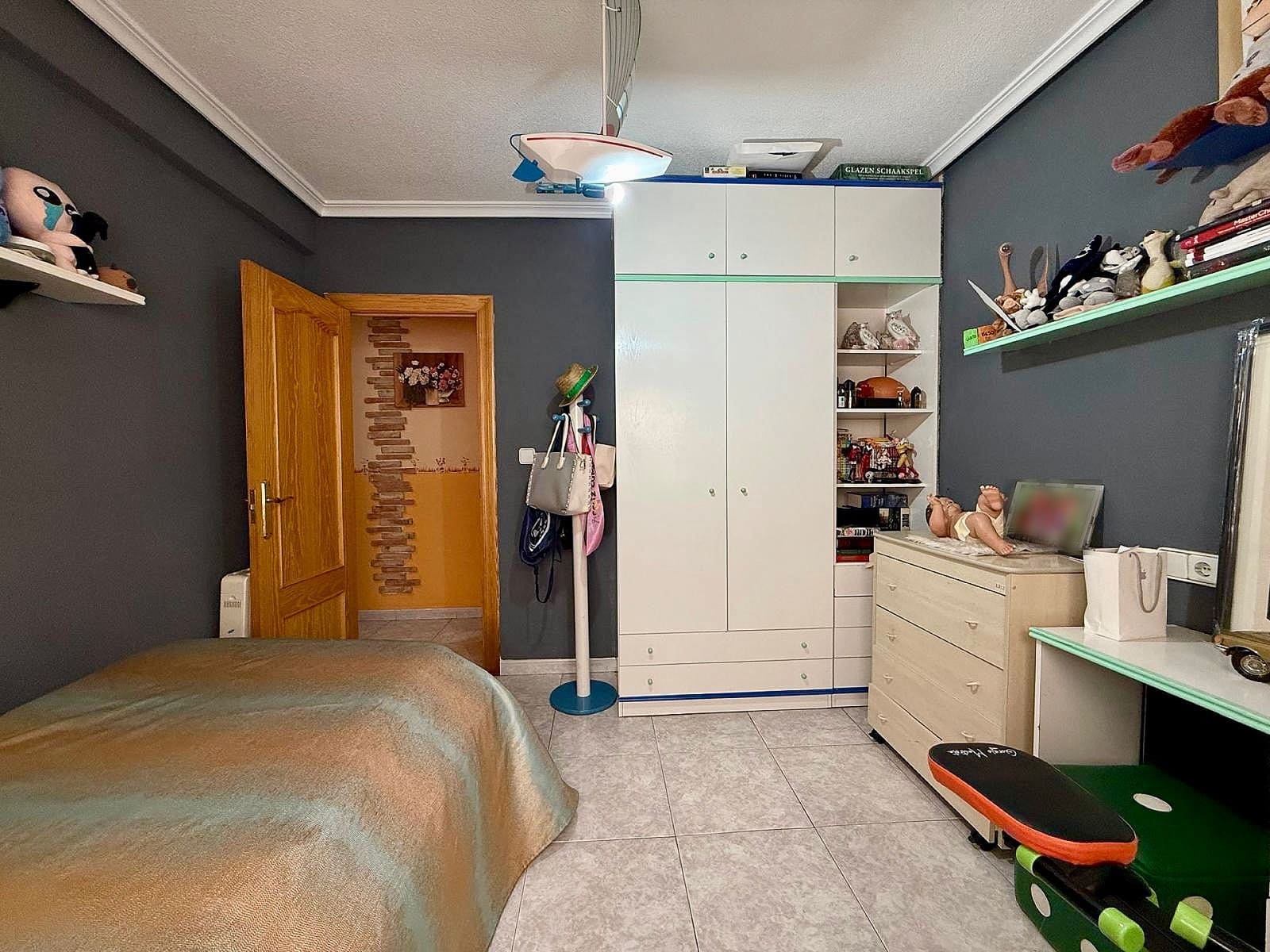 5 bedroom Apartment for sale in Pinoso with pool - € 130,000 (Ref: 9858765)