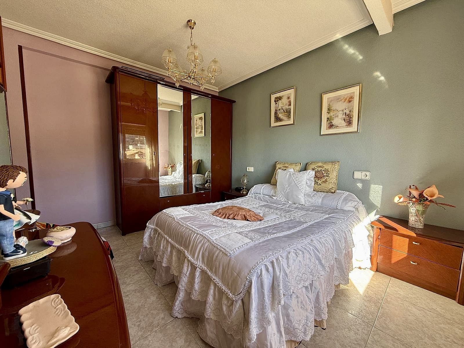 5 bedroom Apartment for sale in Pinoso with pool - € 130,000 (Ref: 9858765)