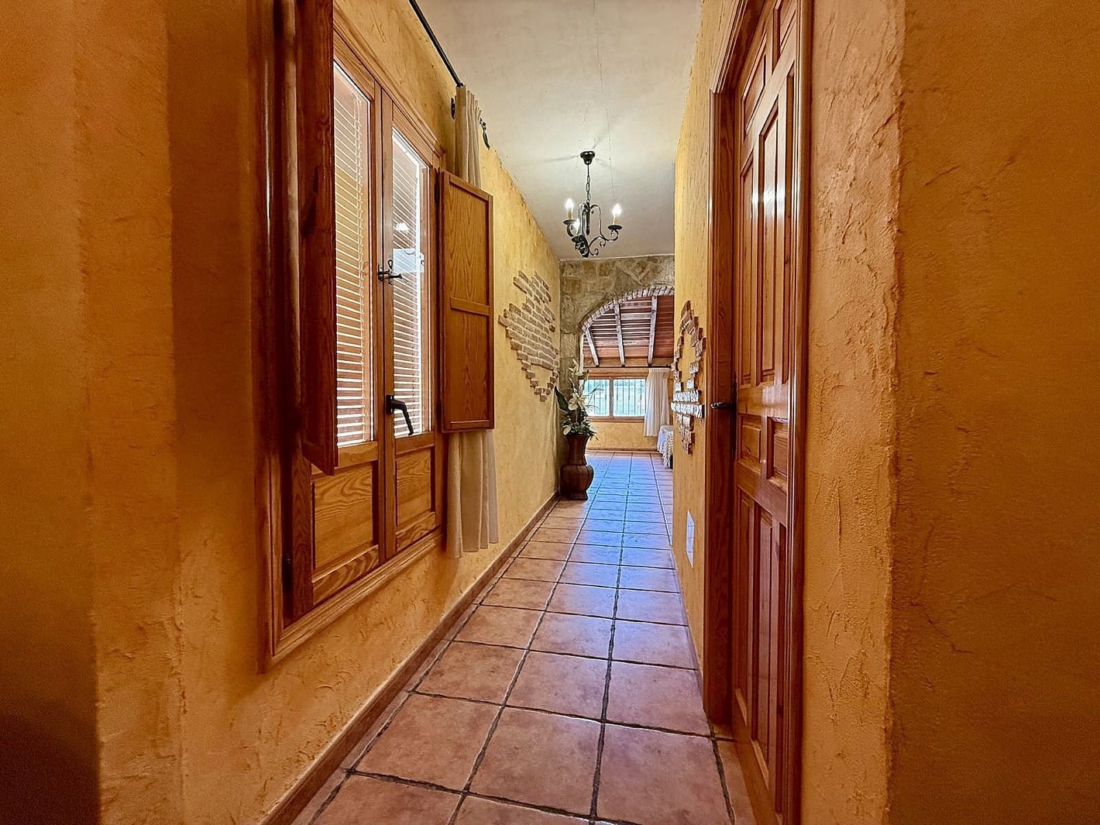 5 bedroom Apartment for sale in Pinoso with pool - € 130,000 (Ref: 9858765)