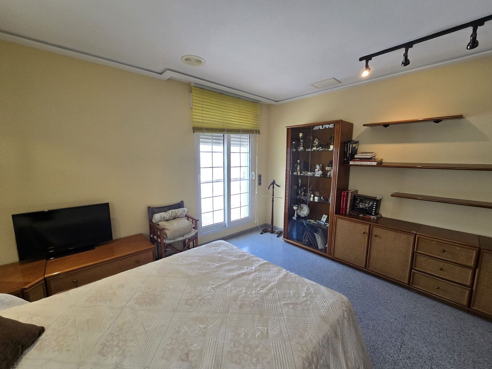 6 soverom Villa til salgs i Sax med svømmebasseng garasje - € 575 000 (Ref: 9858774)