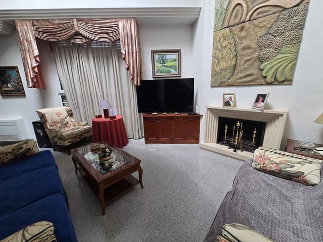 6 soverom Villa til salgs i Sax med svømmebasseng garasje - € 575 000 (Ref: 9858774)