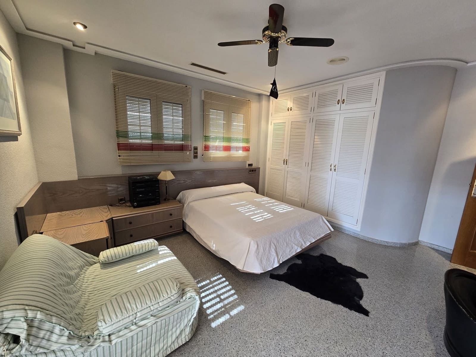 6 soverom Villa til salgs i Sax med svømmebasseng garasje - € 575 000 (Ref: 9858774)