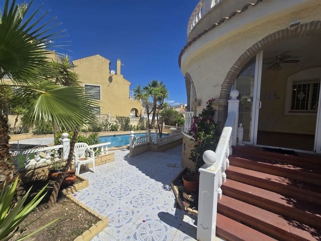 5 soverom Villa til salgs i Monforte del Cid med svømmebasseng - € 349 995 (Ref: 9858778)