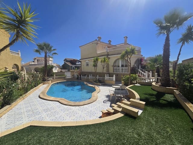 5 soverom Villa til salgs i Monforte del Cid med svømmebasseng - € 349 995 (Ref: 9858778)