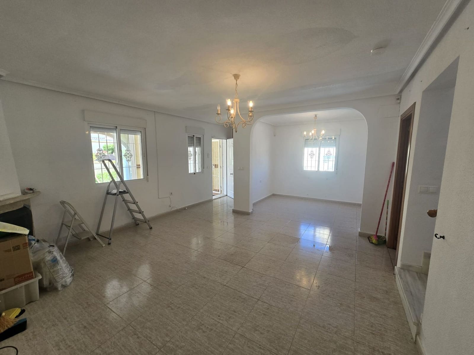 5 soverom Villa til salgs i Monforte del Cid med svømmebasseng - € 349 995 (Ref: 9858778)