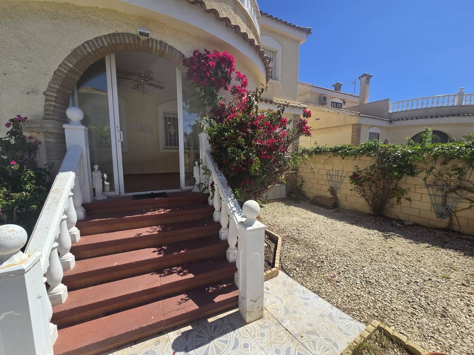 5 soverom Villa til salgs i Monforte del Cid med svømmebasseng - € 349 995 (Ref: 9858778)
