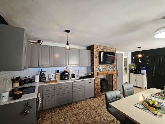 5 chambre Maison de Ville à vendre à Pinoso avec piscine garage - 169 950 € (Ref: 9858787)