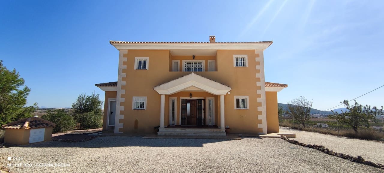 4 bedroom Villa for sale in Pinoso with pool - € 324,995 (Ref: 9858788)