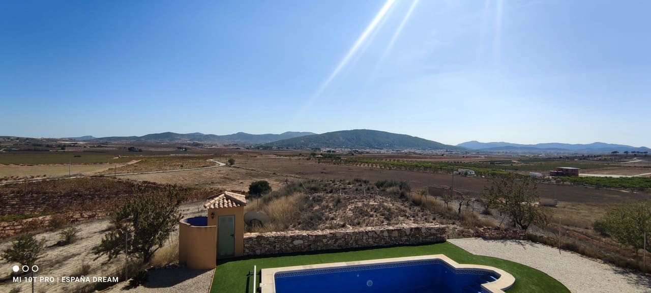 4 bedroom Villa for sale in Pinoso with pool - € 324,995 (Ref: 9858788)