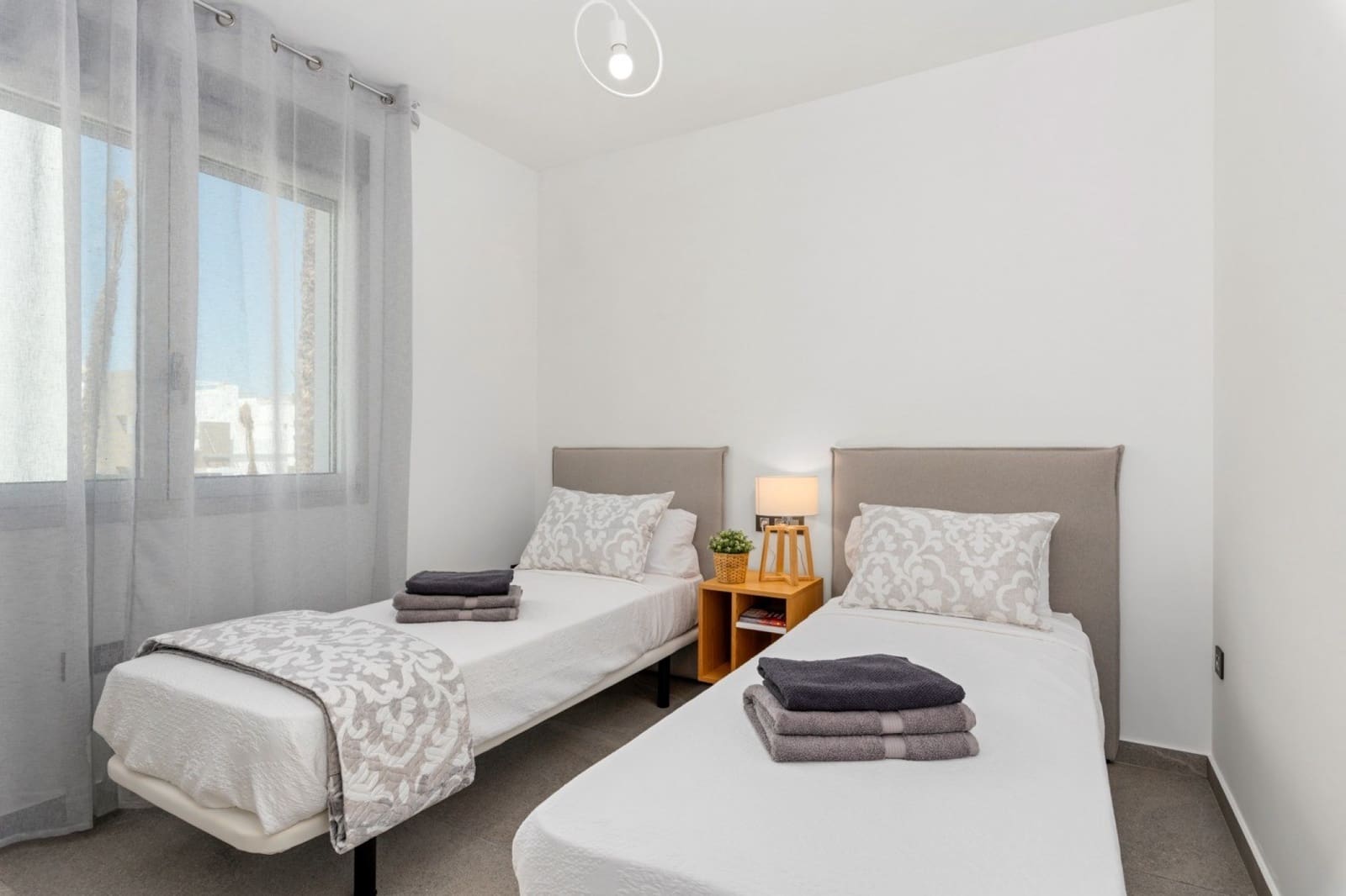 Chalet de 3 habitaciones en El Raso en venta con piscina - 445.000 € (Ref: 9858796)