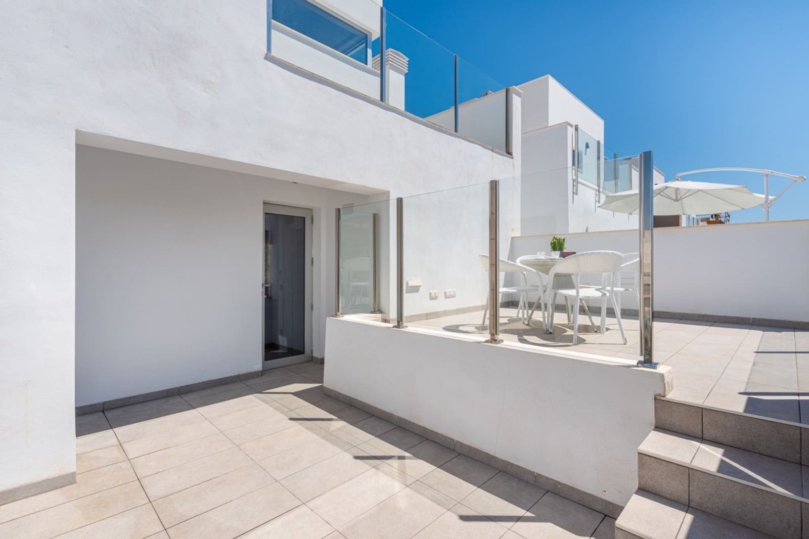 Chalet de 3 habitaciones en El Raso en venta con piscina - 445.000 € (Ref: 9858796)