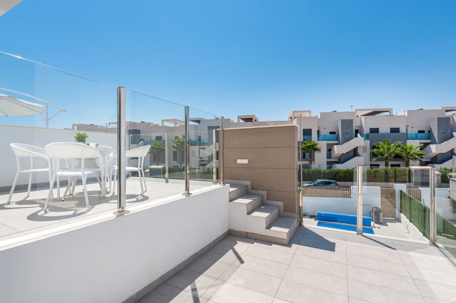 Chalet de 3 habitaciones en El Raso en venta con piscina - 445.000 € (Ref: 9858796)