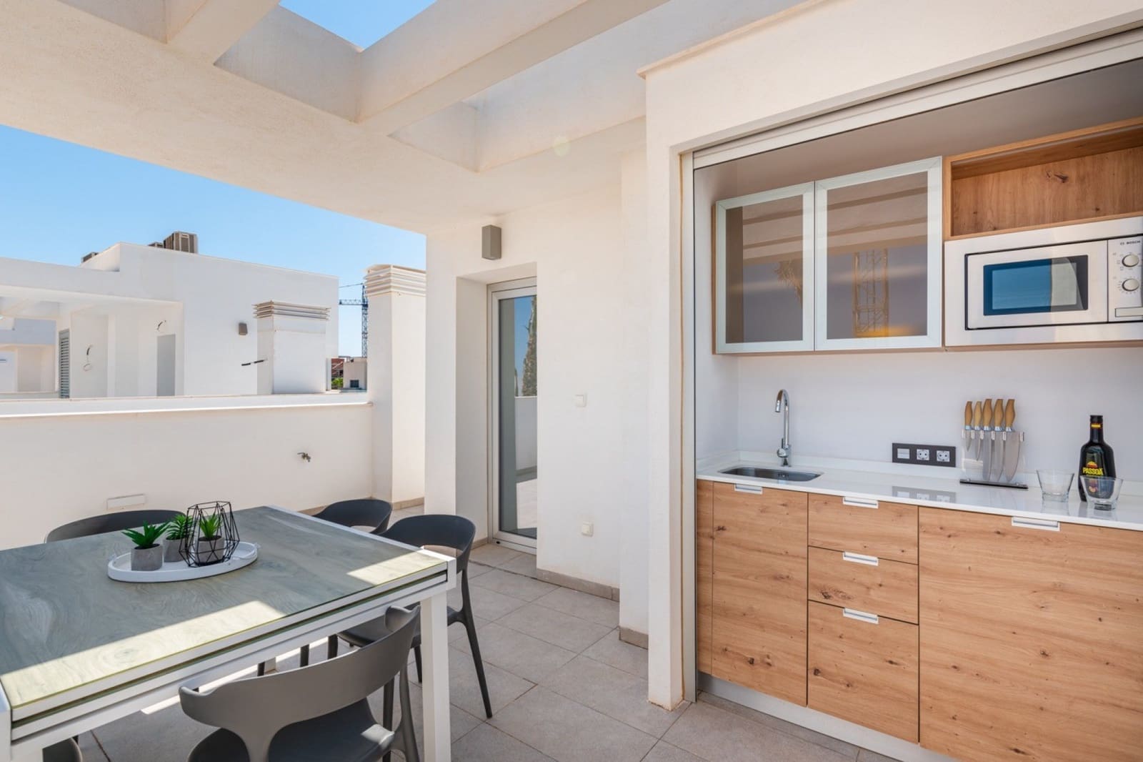Chalet de 3 habitaciones en El Raso en venta con piscina - 445.000 € (Ref: 9858796)