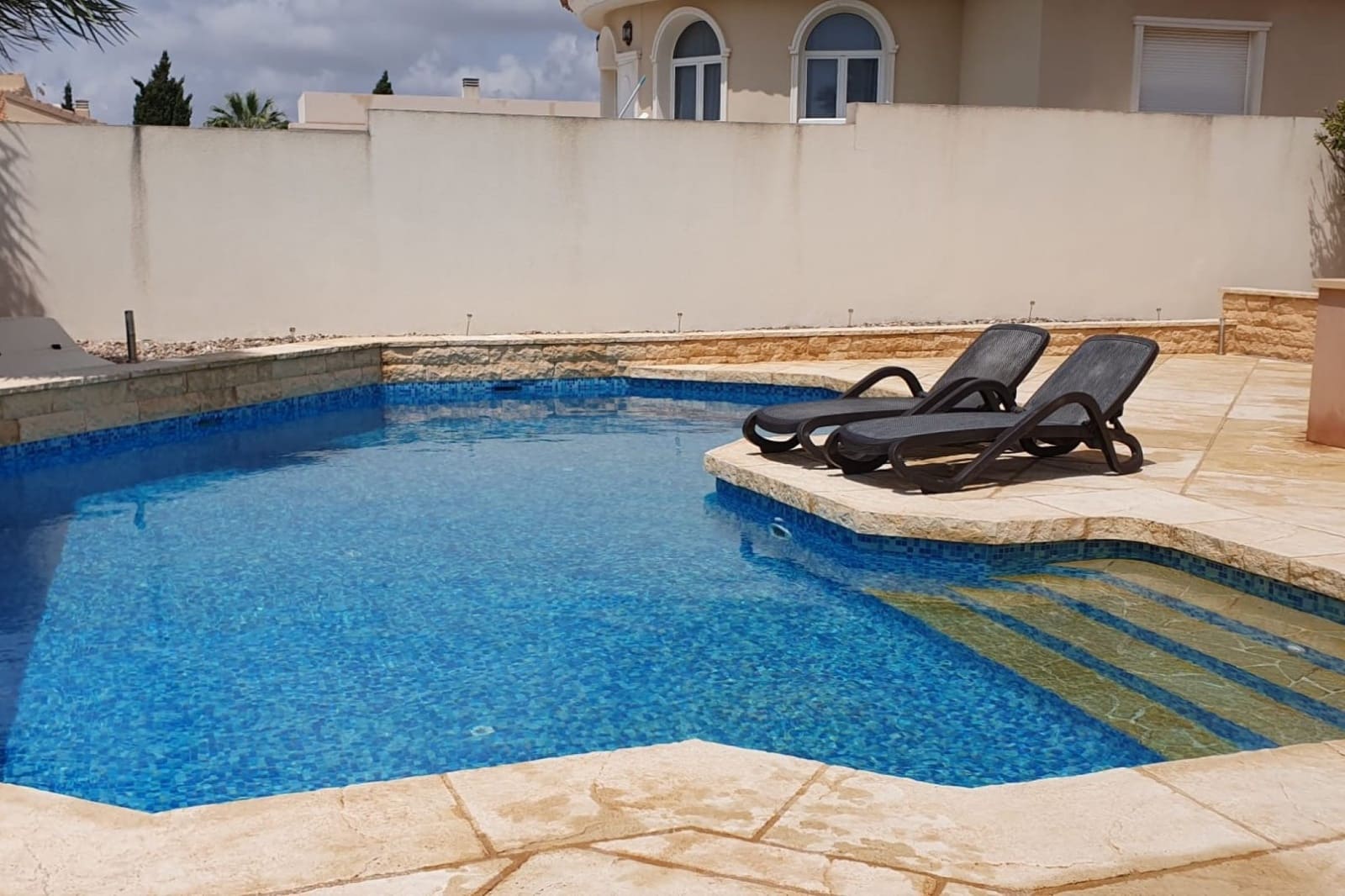 Chalet de 4 habitaciones en Ciudad Quesada en venta con piscina - 470.000 € (Ref: 9858797)
