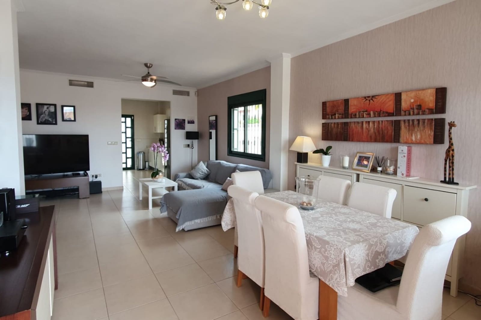 Chalet de 4 habitaciones en Ciudad Quesada en venta con piscina - 470.000 € (Ref: 9858797)