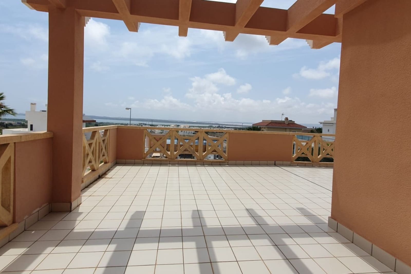 Chalet de 4 habitaciones en Ciudad Quesada en venta con piscina - 470.000 € (Ref: 9858797)
