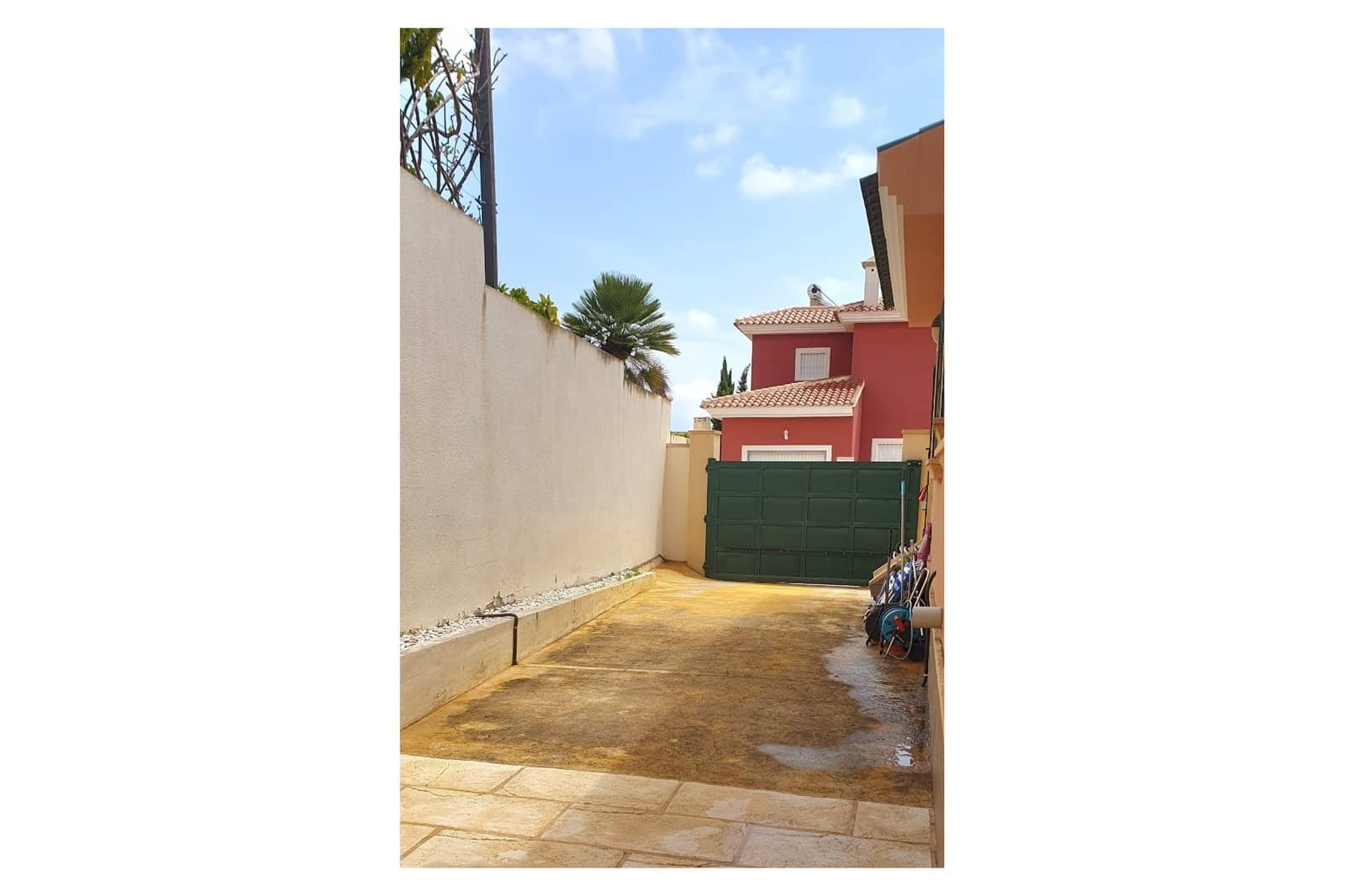 Chalet de 4 habitaciones en Ciudad Quesada en venta con piscina - 470.000 € (Ref: 9858797)
