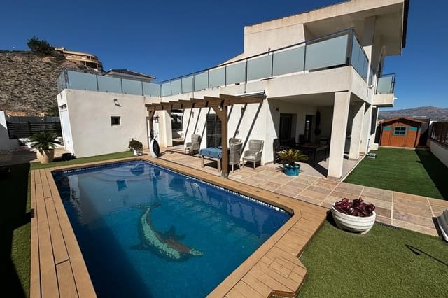3 slaapkamer Villa te koop in Cox met zwembad garage - € 340.000 (Ref: 9858798)