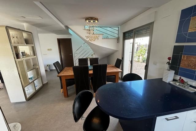 3 slaapkamer Villa te koop in Cox met zwembad garage - € 340.000 (Ref: 9858798)