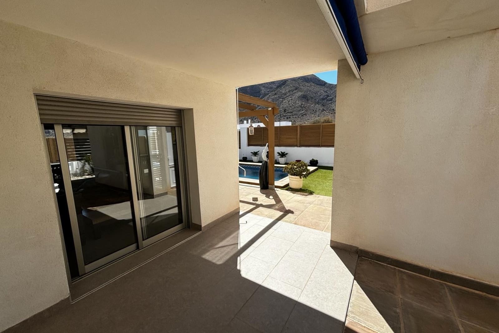 3 slaapkamer Villa te koop in Cox met zwembad garage - € 340.000 (Ref: 9858798)