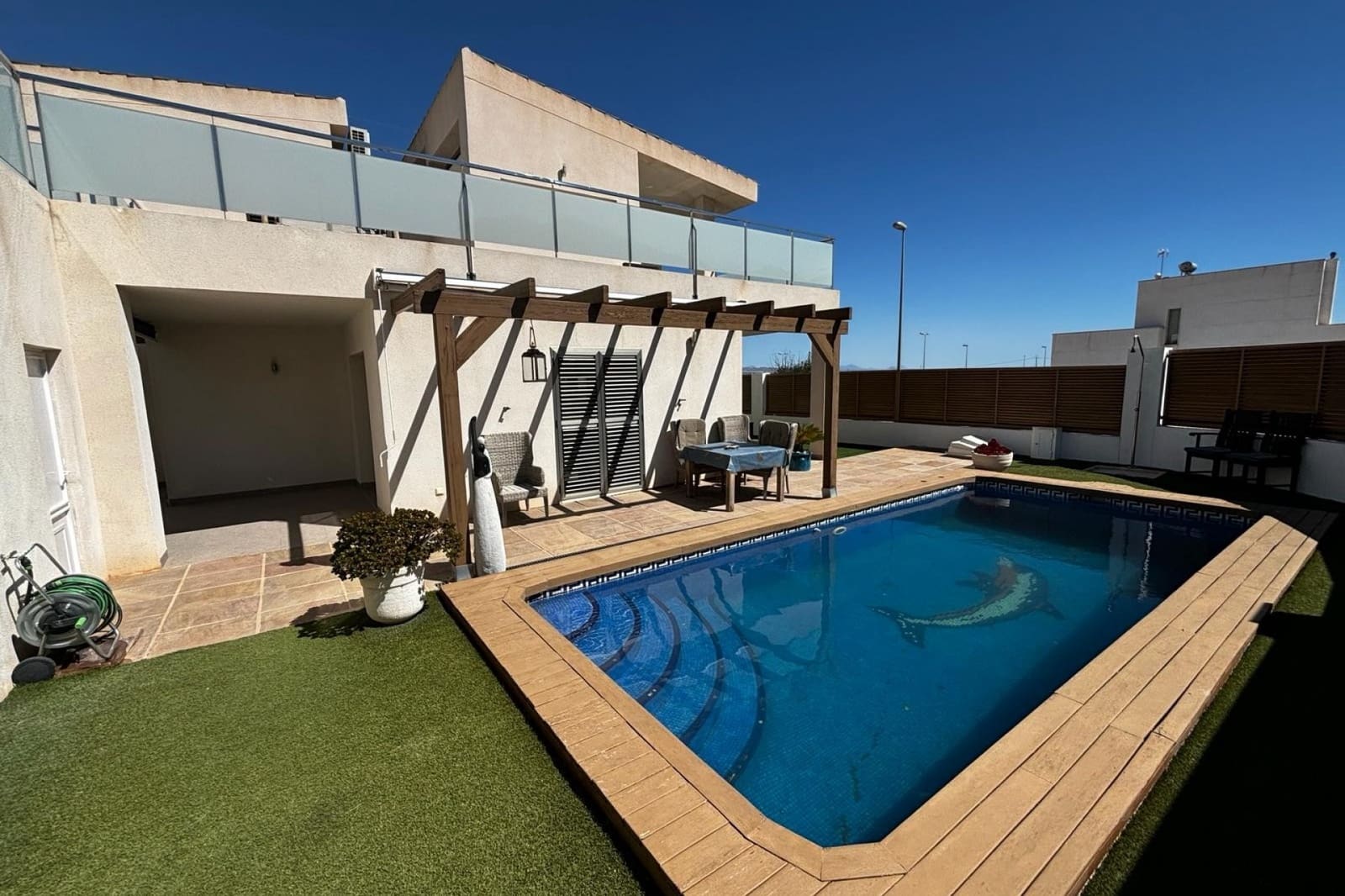 3 slaapkamer Villa te koop in Cox met zwembad garage - € 340.000 (Ref: 9858798)