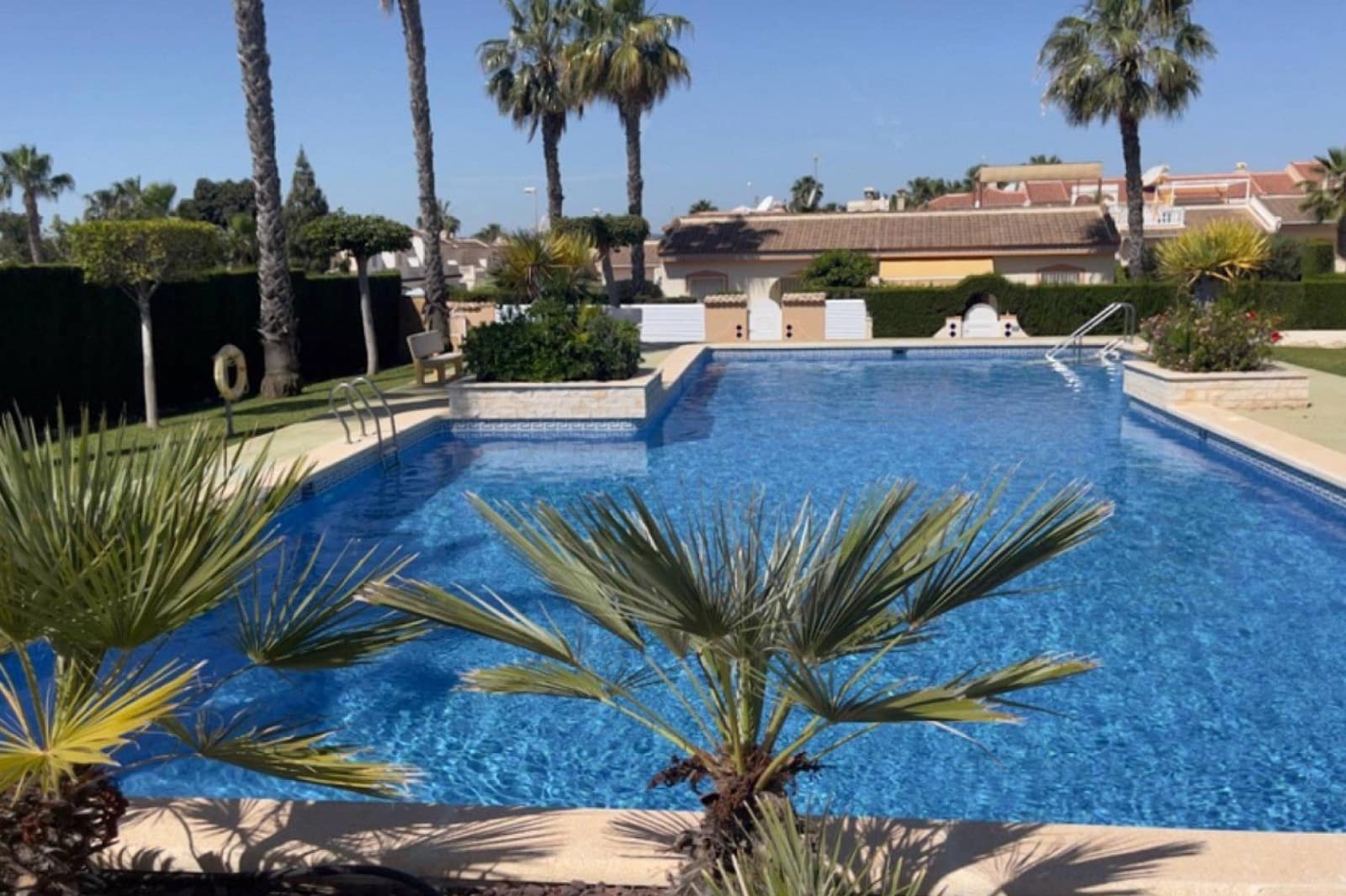 Bungalow de 2 habitaciones en Doña Pepa en venta con piscina - 189.995 € (Ref: 9858804)