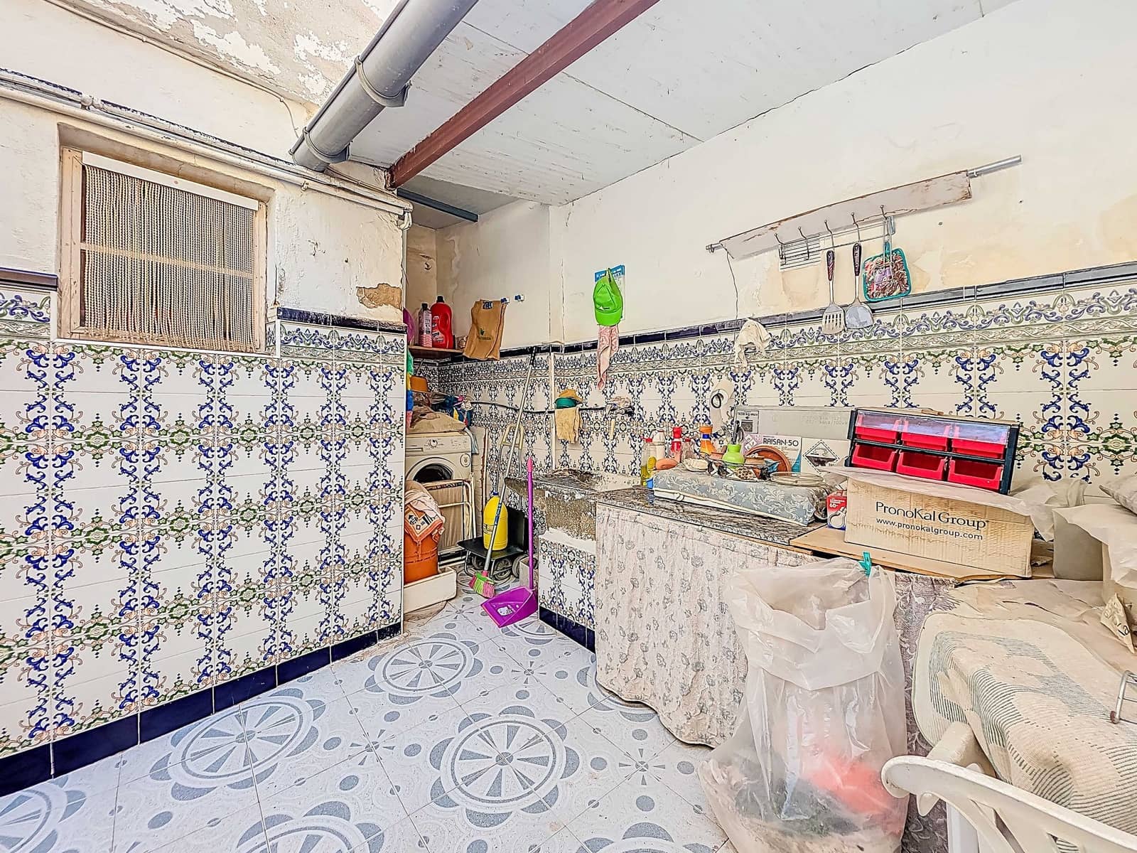 3 bedroom Townhouse for sale in Pinoso with pool - € 89,950 (Ref: 9858810)