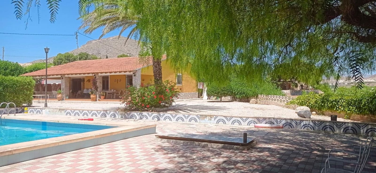 4 bedroom Villa for sale in Novelda with pool - € 280,000 (Ref: 9888477)