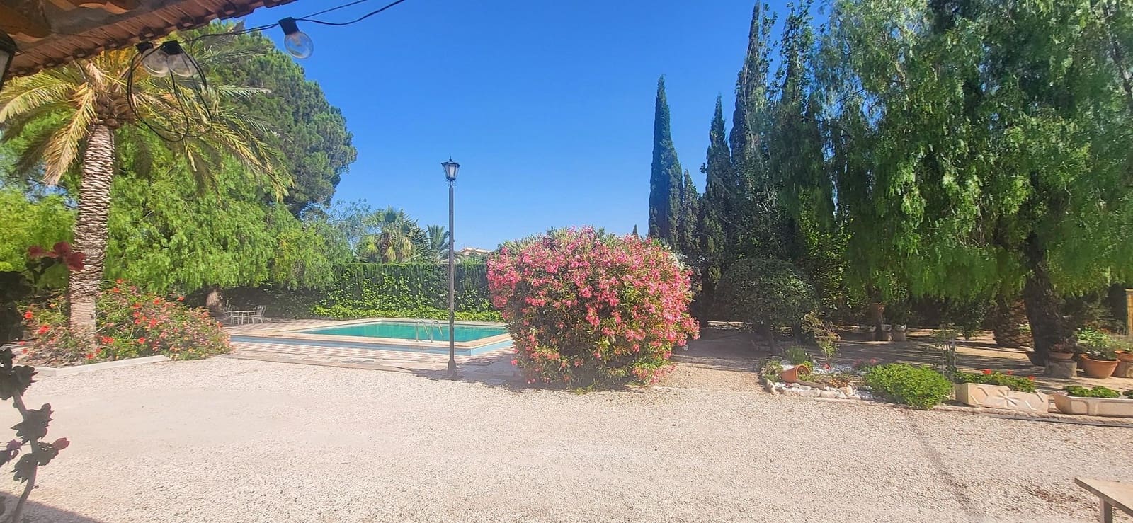 4 bedroom Villa for sale in Novelda with pool - € 280,000 (Ref: 9888477)