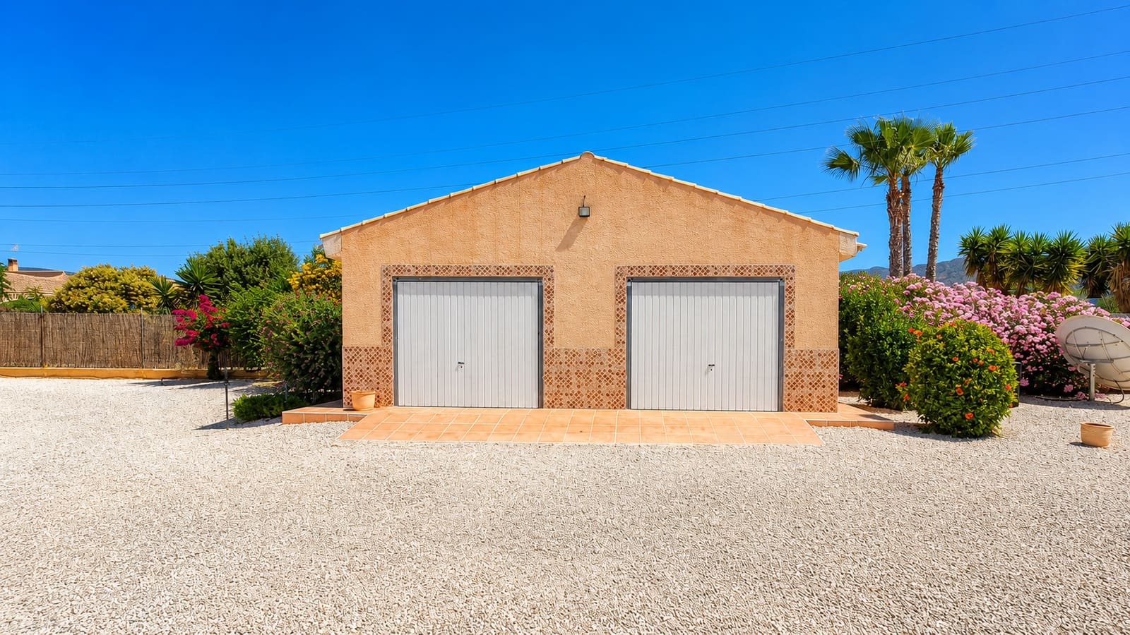 3 slaapkamer Villa te koop in Macisvenda met zwembad garage - € 265.000 (Ref: 9924826)