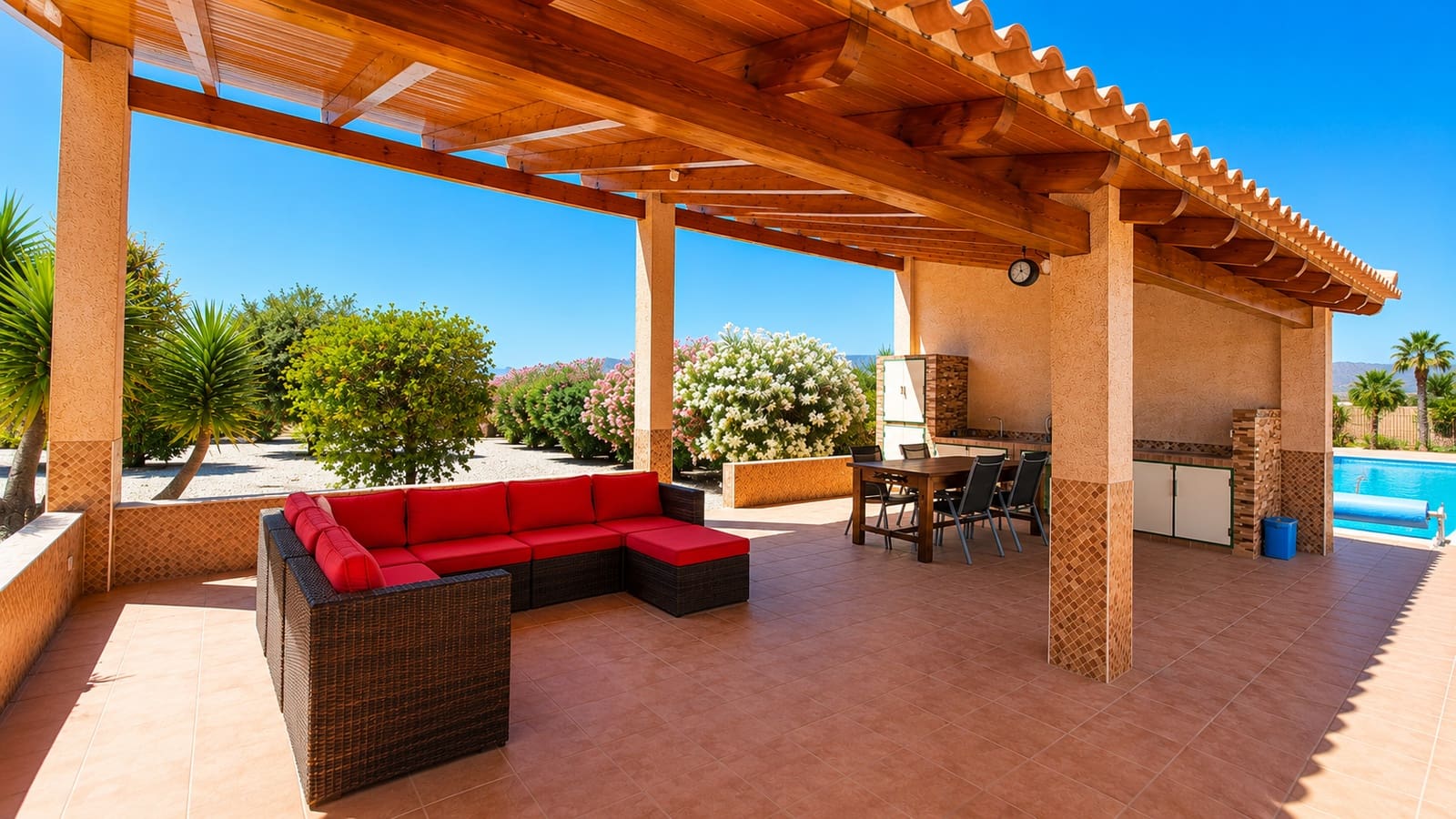 3 slaapkamer Villa te koop in Macisvenda met zwembad garage - € 265.000 (Ref: 9924826)